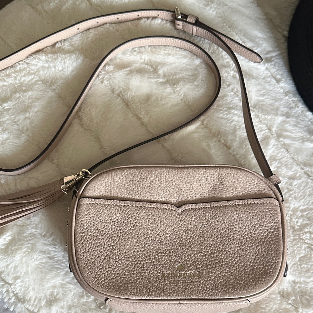 Kate spade Elegant Beige Crossbody Bag NWT - Picture 1 of 13